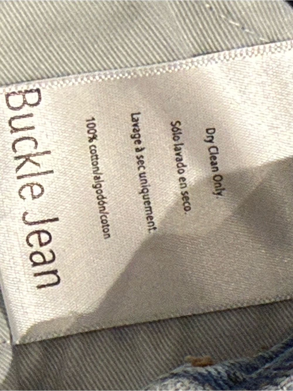 Still here Buckle Jean - Picture 9 of 9